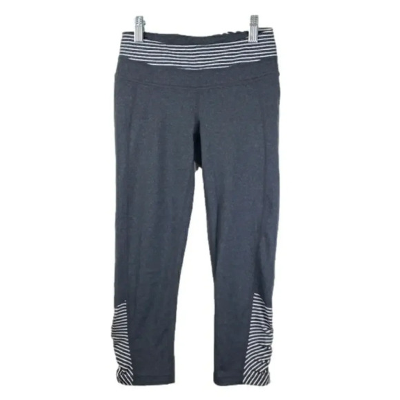 Athleta Balance Capri Leggings Size XXS Gray White Stripes Athletic Athleisure - Picture 1 of 10